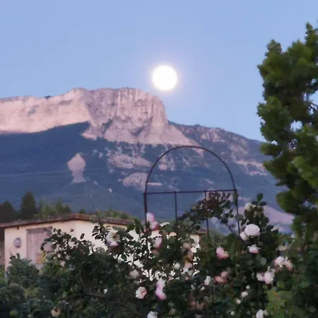 Le Petit Caboulot En Pleine Nature Hotel 2*